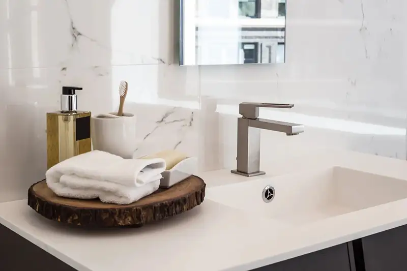 Modern bathroom faucet
